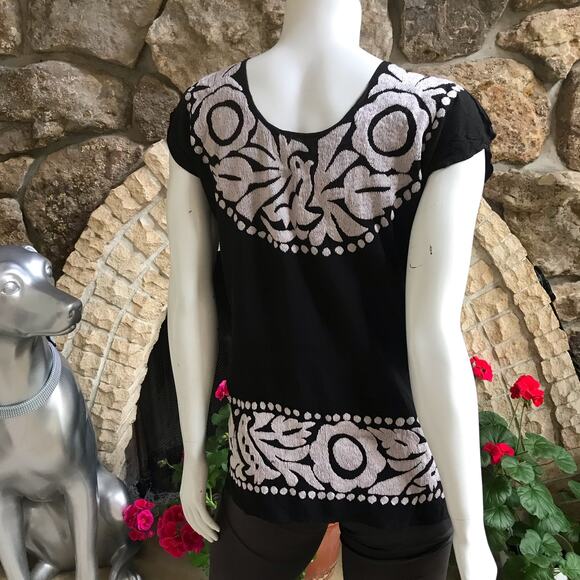 ANUA Embroidered  Black White Floral Bird Short Sleeve Shirt Women's Size S - Picture 3 of 8